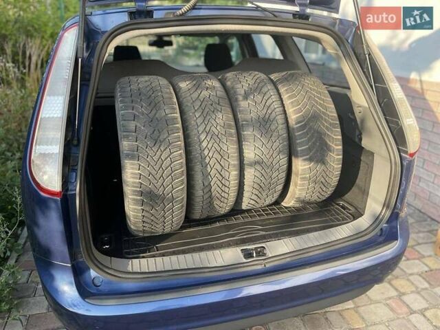 Синий Форд Фокус, объемом двигателя 1.6 л и пробегом 207 тыс. км за 5900 $, фото 17 на Automoto.ua