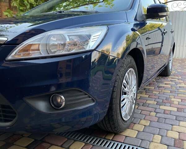 Синий Форд Фокус, объемом двигателя 1.56 л и пробегом 277 тыс. км за 6000 $, фото 6 на Automoto.ua