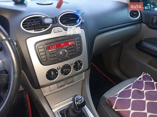 Синій Форд Фокус, об'ємом двигуна 1.56 л та пробігом 218 тис. км за 5500 $, фото 20 на Automoto.ua