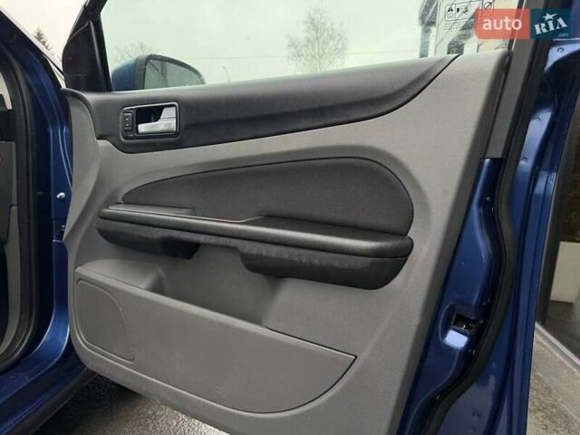 Синий Форд Фокус, объемом двигателя 1.6 л и пробегом 150 тыс. км за 6250 $, фото 37 на Automoto.ua