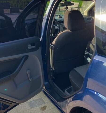 Синий Форд Фокус, объемом двигателя 1.56 л и пробегом 315 тыс. км за 4900 $, фото 12 на Automoto.ua