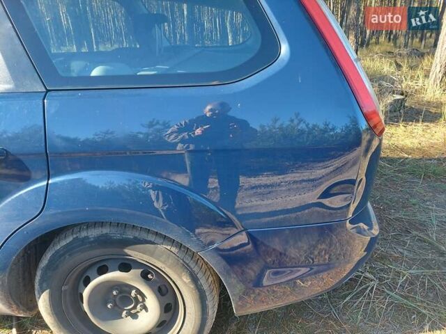 Синий Форд Фокус, объемом двигателя 1.6 л и пробегом 334 тыс. км за 5608 $, фото 6 на Automoto.ua