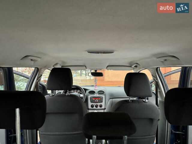 Синій Форд Фокус, об'ємом двигуна 1.6 л та пробігом 318 тис. км за 4600 $, фото 22 на Automoto.ua