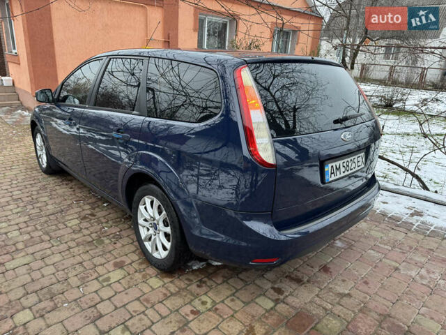Синій Форд Фокус, об'ємом двигуна 1.6 л та пробігом 318 тис. км за 4600 $, фото 2 на Automoto.ua