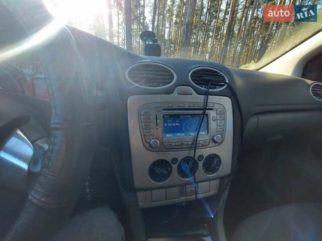 Синий Форд Фокус, объемом двигателя 1.6 л и пробегом 334 тыс. км за 5608 $, фото 11 на Automoto.ua