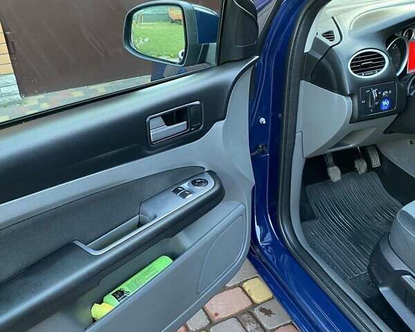 Синий Форд Фокус, объемом двигателя 1.56 л и пробегом 277 тыс. км за 6000 $, фото 17 на Automoto.ua