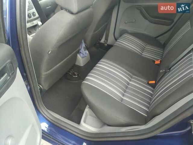 Синий Форд Фокус, объемом двигателя 1.6 л и пробегом 269 тыс. км за 5500 $, фото 15 на Automoto.ua