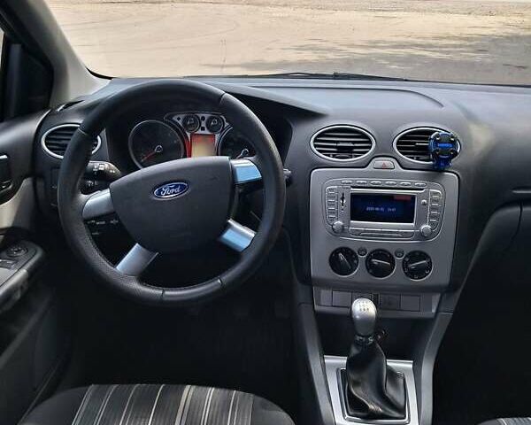 Синий Форд Фокус, объемом двигателя 1.6 л и пробегом 141 тыс. км за 6100 $, фото 27 на Automoto.ua