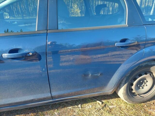 Синий Форд Фокус, объемом двигателя 1.6 л и пробегом 334 тыс. км за 5600 $, фото 4 на Automoto.ua