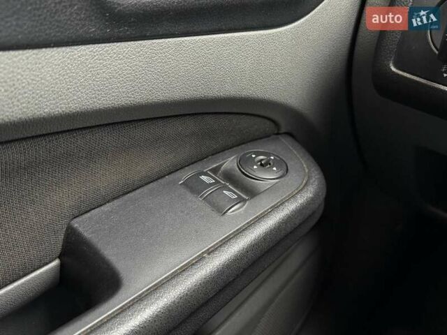 Синий Форд Фокус, объемом двигателя 1.56 л и пробегом 251 тыс. км за 5490 $, фото 15 на Automoto.ua