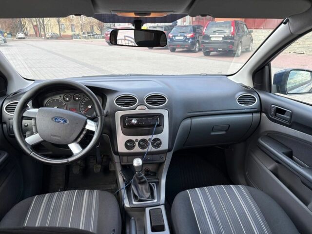 Синий Форд Фокус, объемом двигателя 1.6 л и пробегом 240 тыс. км за 4800 $, фото 4 на Automoto.ua