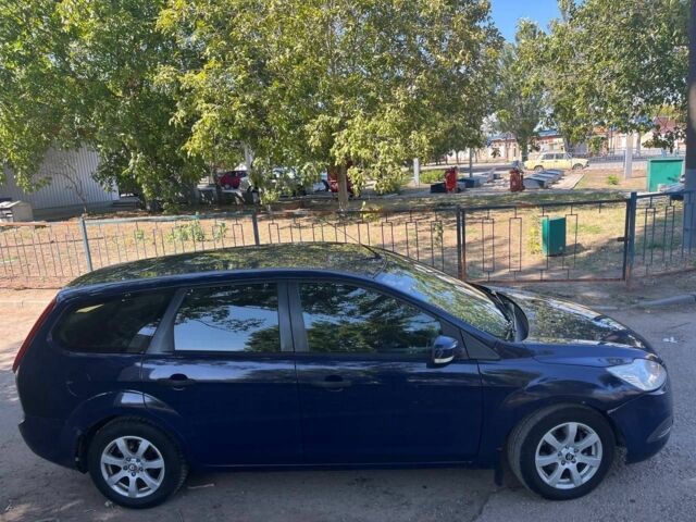 Синий Форд Фокус, объемом двигателя 1.6 л и пробегом 217 тыс. км за 4400 $, фото 2 на Automoto.ua