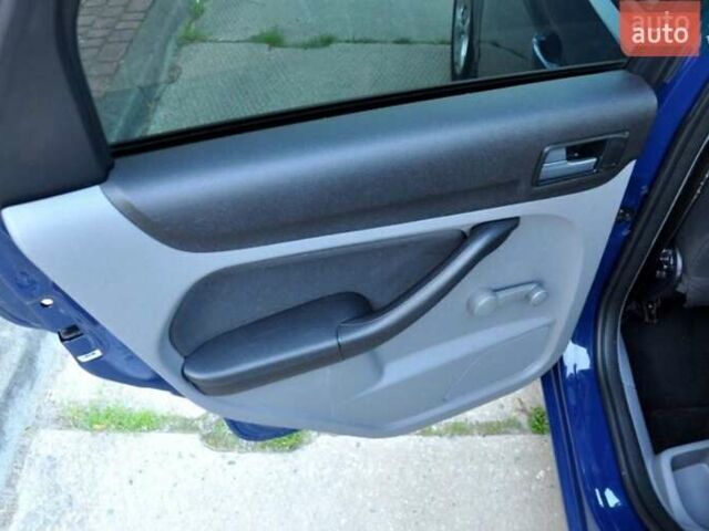 Синий Форд Фокус, объемом двигателя 1.6 л и пробегом 188 тыс. км за 6300 $, фото 18 на Automoto.ua