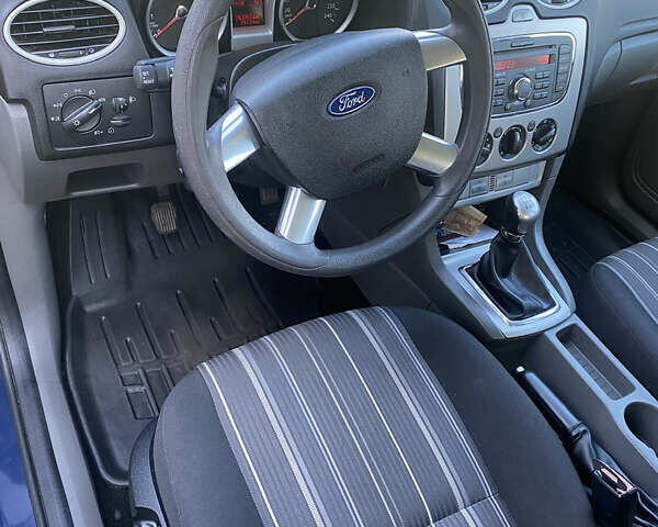 Синій Форд Фокус, об'ємом двигуна 1.6 л та пробігом 300 тис. км за 5600 $, фото 22 на Automoto.ua