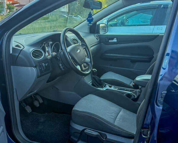 Синій Форд Фокус, об'ємом двигуна 1.8 л та пробігом 228 тис. км за 5950 $, фото 7 на Automoto.ua