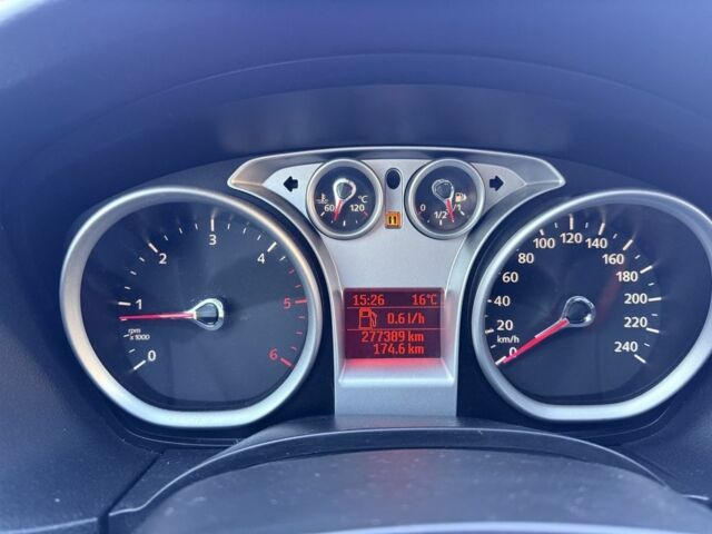 Синий Форд Фокус, объемом двигателя 1.6 л и пробегом 277 тыс. км за 5400 $, фото 7 на Automoto.ua