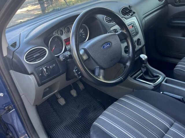 Синий Форд Фокус, объемом двигателя 1.6 л и пробегом 217 тыс. км за 4400 $, фото 7 на Automoto.ua