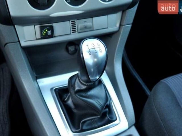 Синий Форд Фокус, объемом двигателя 1.6 л и пробегом 188 тыс. км за 6300 $, фото 16 на Automoto.ua