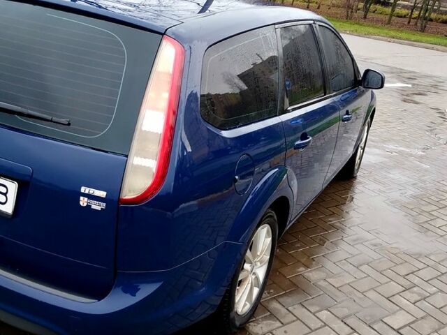 Синий Форд Фокус, объемом двигателя 1.6 л и пробегом 225 тыс. км за 6500 $, фото 4 на Automoto.ua