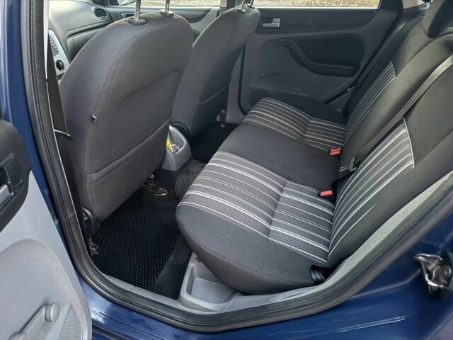 Синий Форд Фокус, объемом двигателя 1.6 л и пробегом 318 тыс. км за 5200 $, фото 9 на Automoto.ua