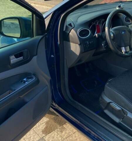 Синий Форд Фокус, объемом двигателя 1.56 л и пробегом 315 тыс. км за 4900 $, фото 13 на Automoto.ua