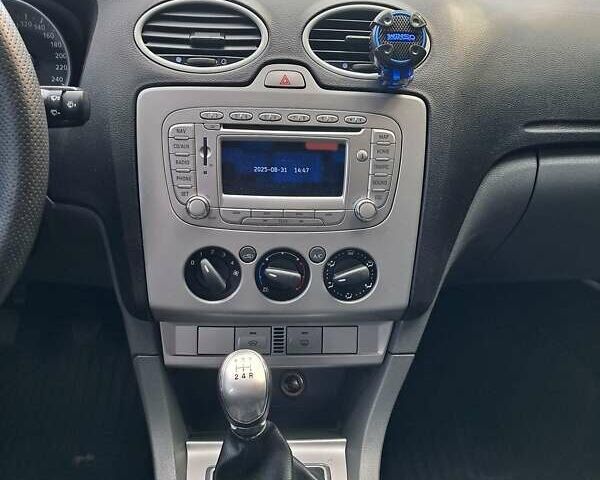 Синий Форд Фокус, объемом двигателя 1.6 л и пробегом 141 тыс. км за 6100 $, фото 28 на Automoto.ua