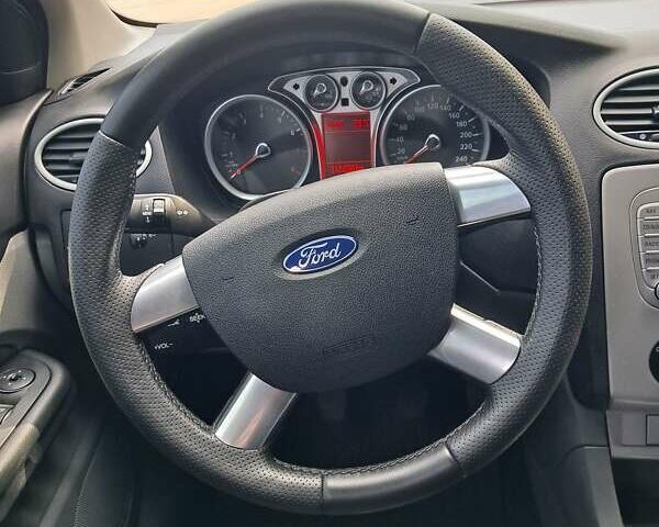 Синий Форд Фокус, объемом двигателя 1.6 л и пробегом 141 тыс. км за 6100 $, фото 31 на Automoto.ua