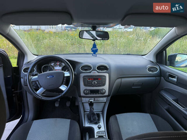 Синій Форд Фокус, об'ємом двигуна 1.8 л та пробігом 228 тис. км за 5950 $, фото 6 на Automoto.ua