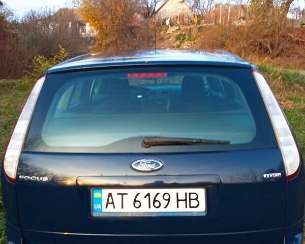Синий Форд Фокус, объемом двигателя 1.8 л и пробегом 300 тыс. км за 6000 $, фото 1 на Automoto.ua