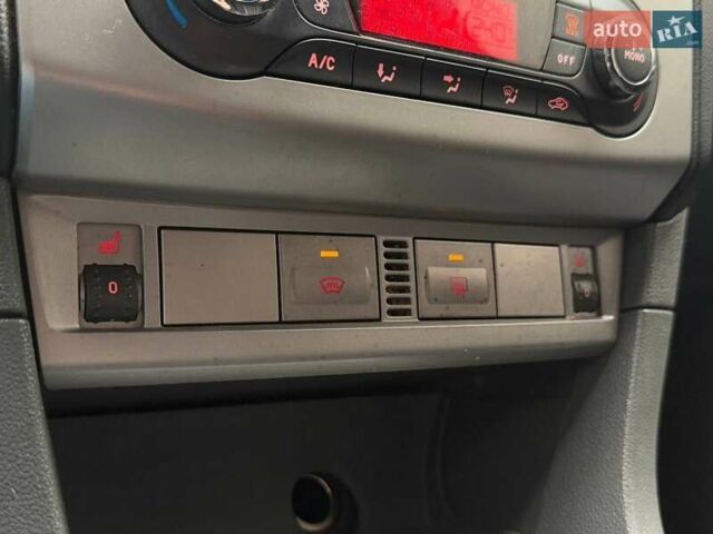 Синий Форд Фокус, объемом двигателя 1.56 л и пробегом 251 тыс. км за 5490 $, фото 18 на Automoto.ua