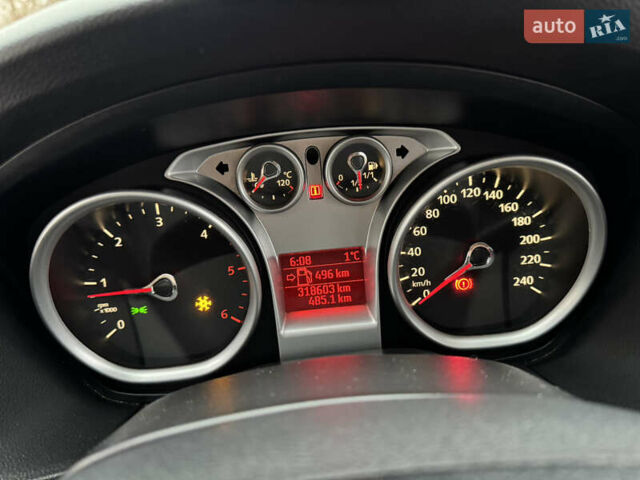 Синій Форд Фокус, об'ємом двигуна 1.6 л та пробігом 318 тис. км за 4600 $, фото 24 на Automoto.ua