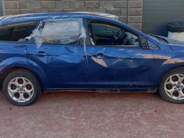Синий Форд Фокус, объемом двигателя 2 л и пробегом 250 тыс. км за 2500 $, фото 1 на Automoto.ua