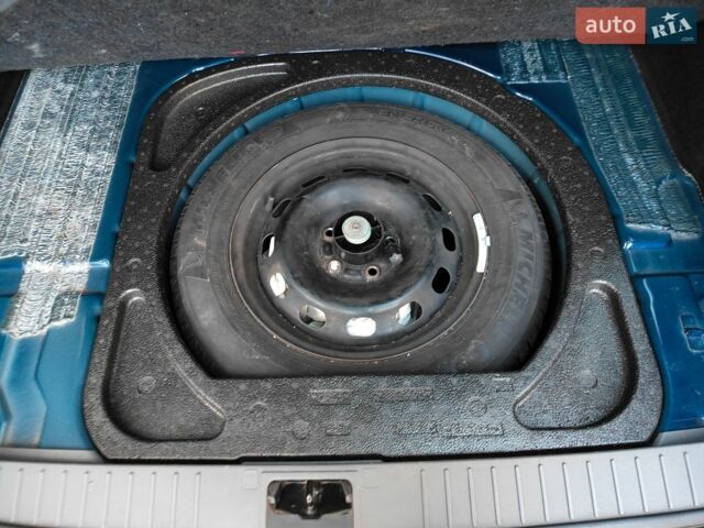 Синий Форд Фокус, объемом двигателя 1.6 л и пробегом 213 тыс. км за 5300 $, фото 18 на Automoto.ua