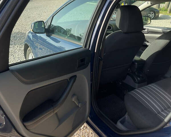 Синий Форд Фокус, объемом двигателя 1.56 л и пробегом 200 тыс. км за 3850 $, фото 21 на Automoto.ua