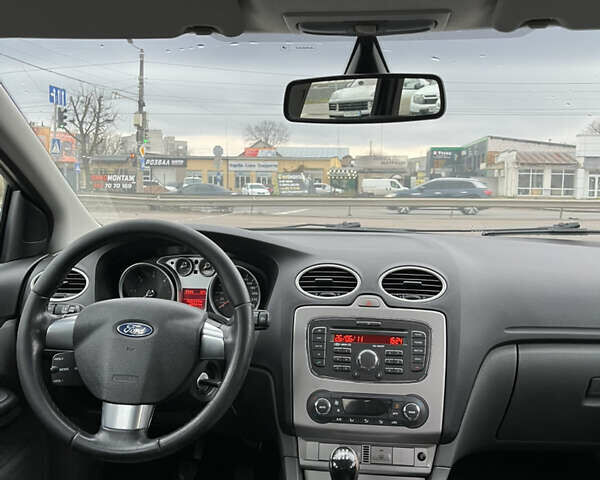 Синий Форд Фокус, объемом двигателя 1.8 л и пробегом 312 тыс. км за 5200 $, фото 11 на Automoto.ua