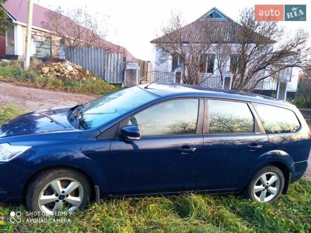 Синий Форд Фокус, объемом двигателя 1.8 л и пробегом 300 тыс. км за 6000 $, фото 4 на Automoto.ua