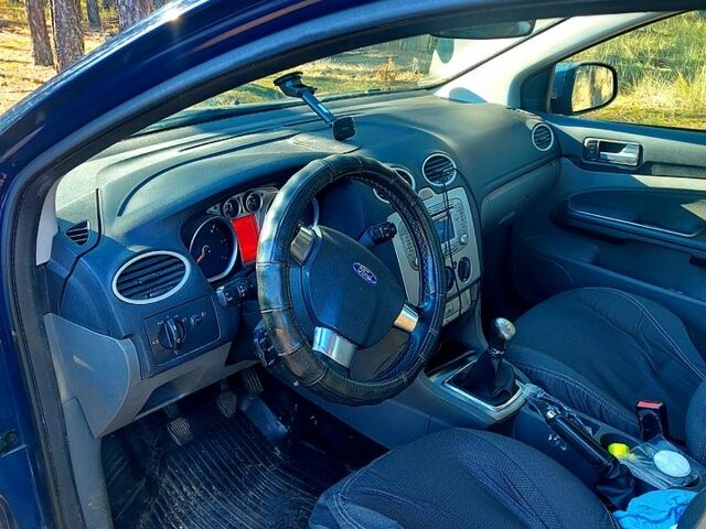 Синий Форд Фокус, объемом двигателя 1.6 л и пробегом 335 тыс. км за 5170 $, фото 7 на Automoto.ua