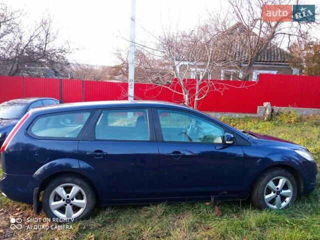 Синий Форд Фокус, объемом двигателя 1.8 л и пробегом 300 тыс. км за 6000 $, фото 3 на Automoto.ua