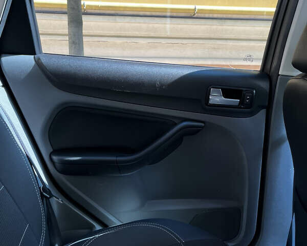 Синий Форд Фокус, объемом двигателя 1.56 л и пробегом 244 тыс. км за 6200 $, фото 11 на Automoto.ua