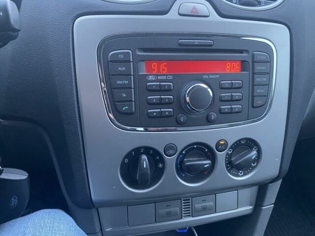 Синій Форд Фокус, об'ємом двигуна 1.6 л та пробігом 243 тис. км за 4950 $, фото 6 на Automoto.ua