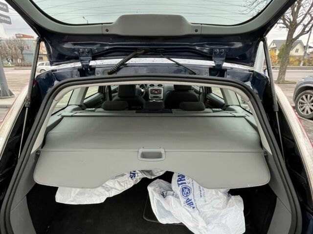 Синій Форд Фокус, об'ємом двигуна 1.8 л та пробігом 300 тис. км за 5100 $, фото 22 на Automoto.ua