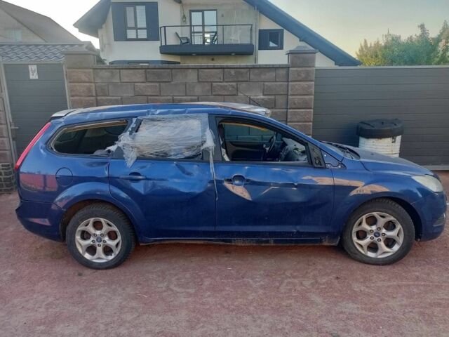 Синий Форд Фокус, объемом двигателя 2 л и пробегом 250 тыс. км за 2500 $, фото 6 на Automoto.ua