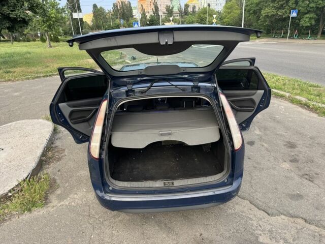 Синий Форд Фокус, объемом двигателя 1.8 л и пробегом 373 тыс. км за 1800 $, фото 4 на Automoto.ua