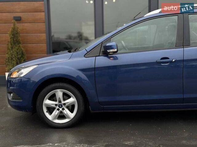 Синий Форд Фокус, объемом двигателя 1.6 л и пробегом 150 тыс. км за 6250 $, фото 4 на Automoto.ua