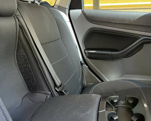 Синий Форд Фокус, объемом двигателя 1.56 л и пробегом 244 тыс. км за 6200 $, фото 15 на Automoto.ua