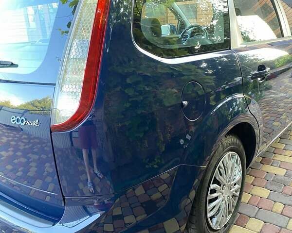 Синий Форд Фокус, объемом двигателя 1.56 л и пробегом 277 тыс. км за 6000 $, фото 4 на Automoto.ua