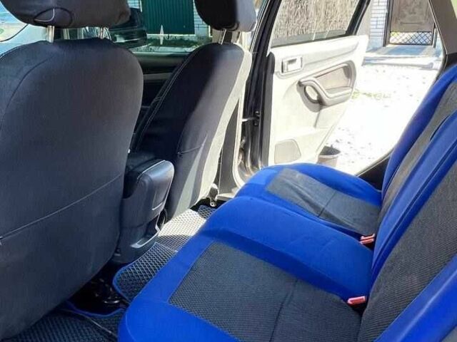 Синій Форд Фокус, об'ємом двигуна 1.6 л та пробігом 400 тис. км за 3500 $, фото 5 на Automoto.ua