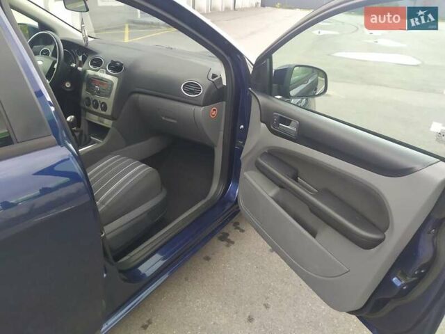 Синий Форд Фокус, объемом двигателя 1.6 л и пробегом 269 тыс. км за 5500 $, фото 20 на Automoto.ua