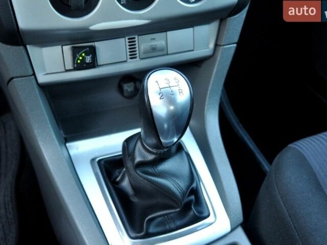 Синий Форд Фокус, объемом двигателя 1.6 л и пробегом 188 тыс. км за 5700 $, фото 12 на Automoto.ua