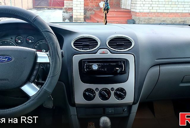 Синий Форд Фокус, объемом двигателя 1.6 л и пробегом 170 тыс. км за 5700 $, фото 5 на Automoto.ua
